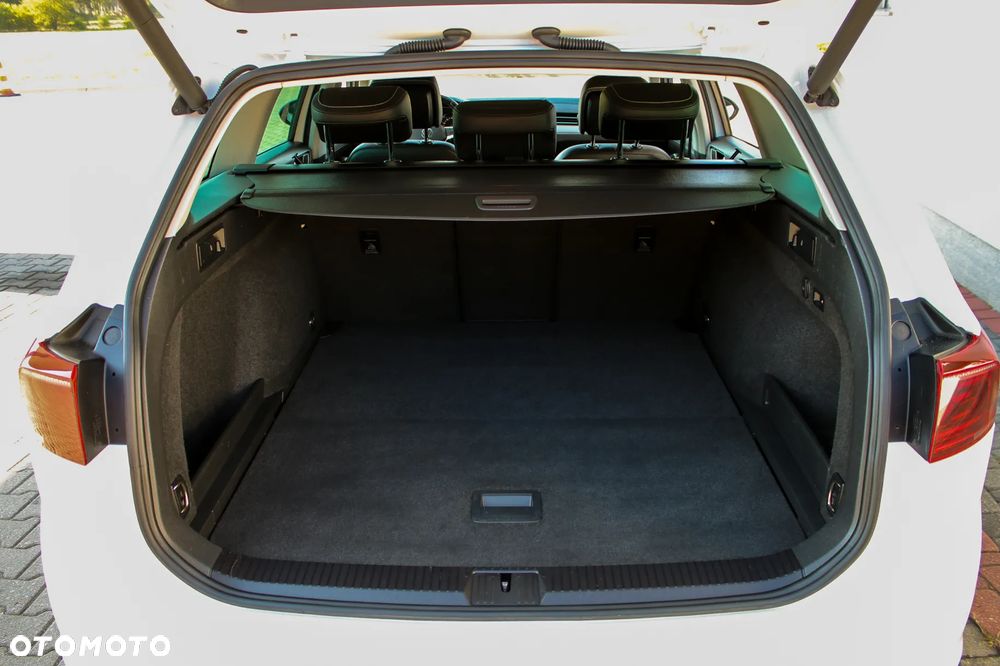 Volkswagen Passat Variant 2.0 TDI DSG (BlueMotion Technology) Highline - 38