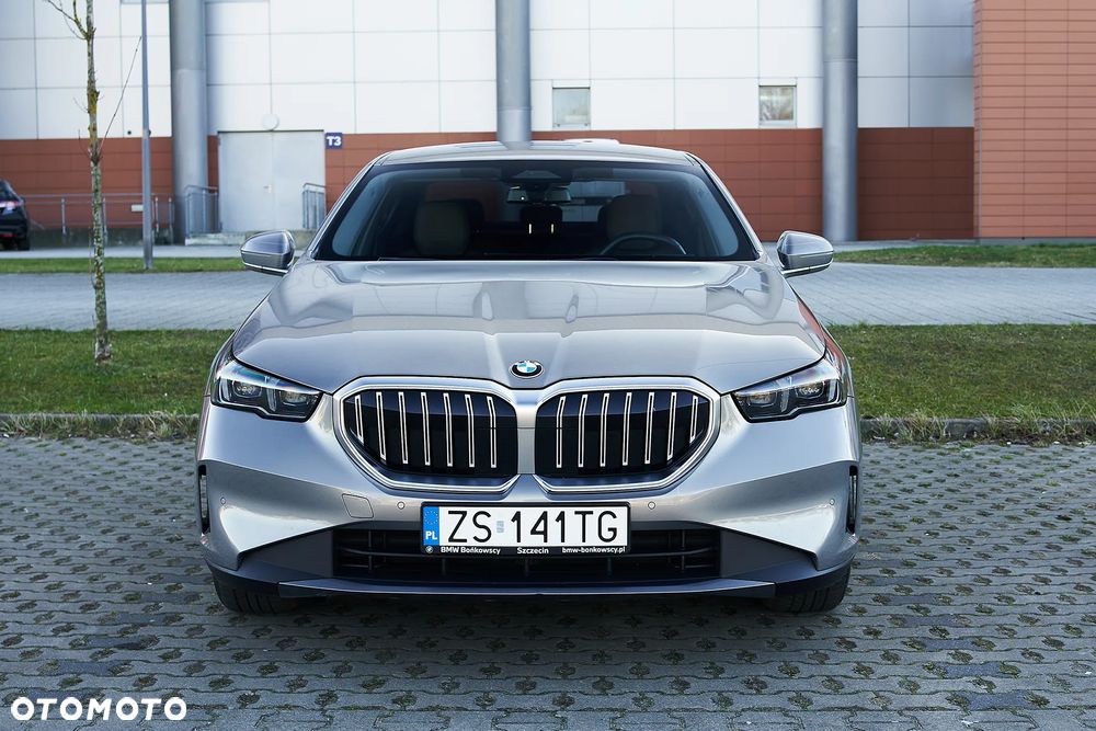 BMW Seria 5 520i mHEV - 35
