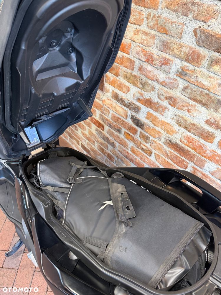 Yamaha X-max - 12