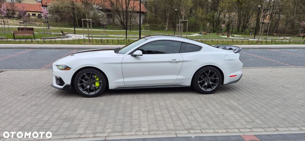 Ford Mustang - 2
