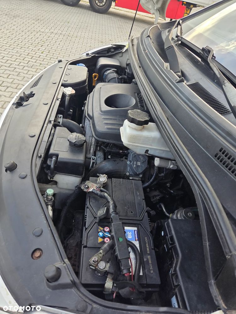 Hyundai H-1 Starex - 10