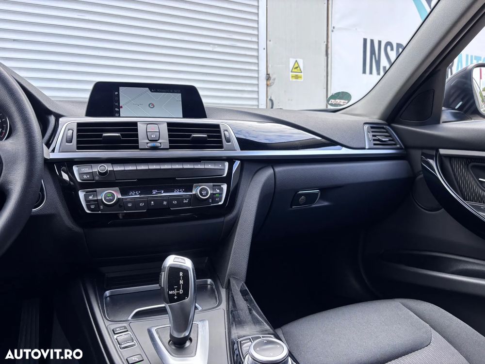 BMW Seria 3 320i xDrive Aut. Advantage - 27