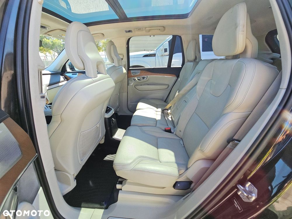 Volvo XC 90 - 16