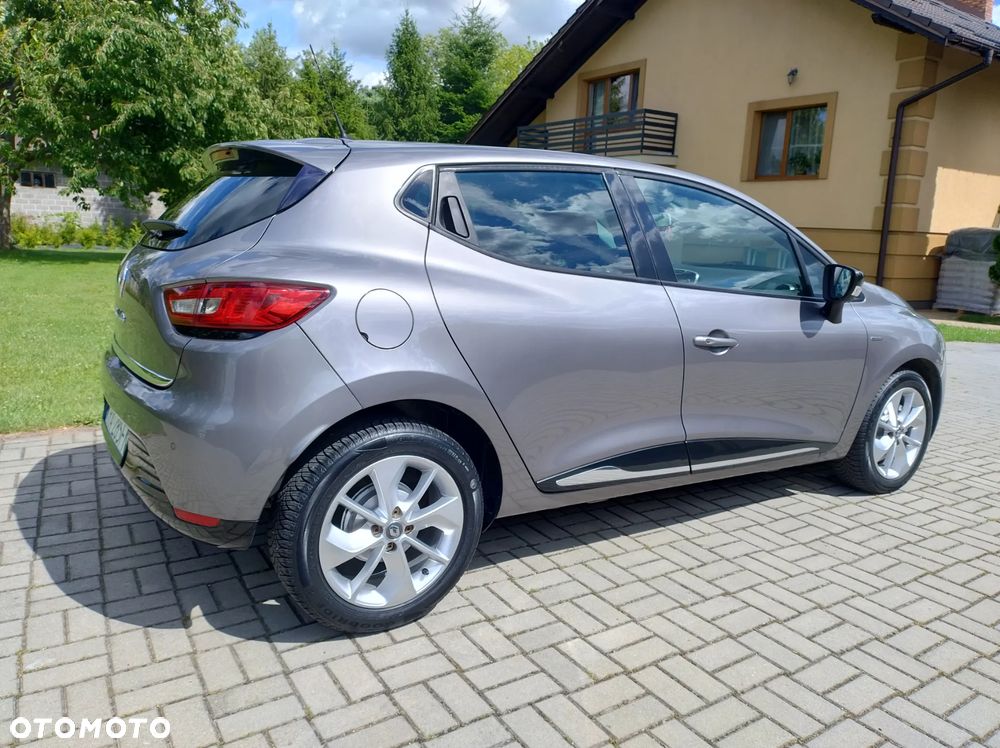 Renault Clio 1.2 16V Limited - 10
