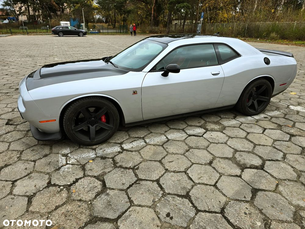 Dodge Challenger - 6