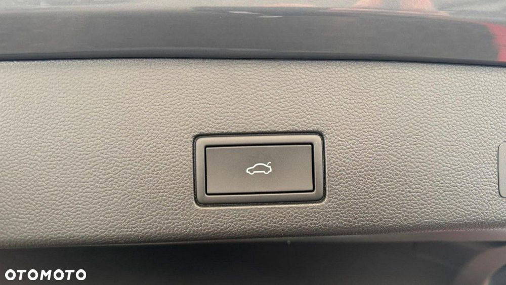 Volkswagen Golf Variant 1.5 eTSI mHEV Business DSG - 39