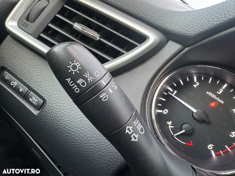 Nissan Qashqai 1.5 DCI N-Connecta - 30