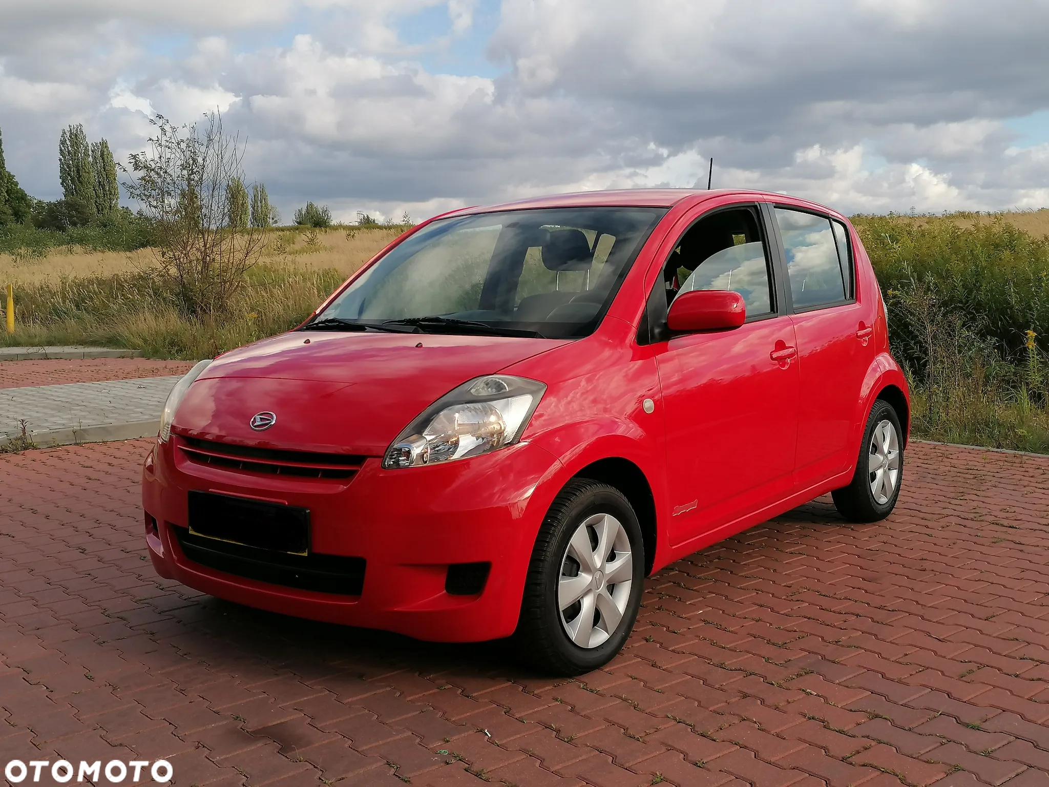 Daihatsu Sirion 1.0 - 8