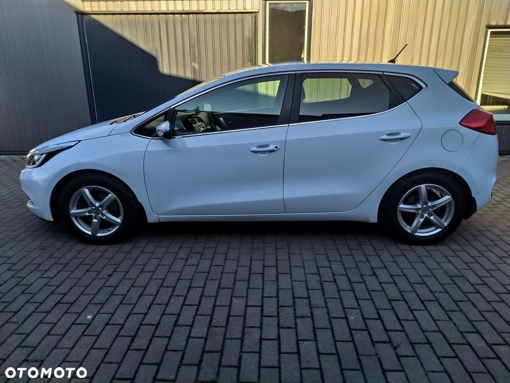 Kia Ceed 1.6 GDI L Business Line DCT - 4