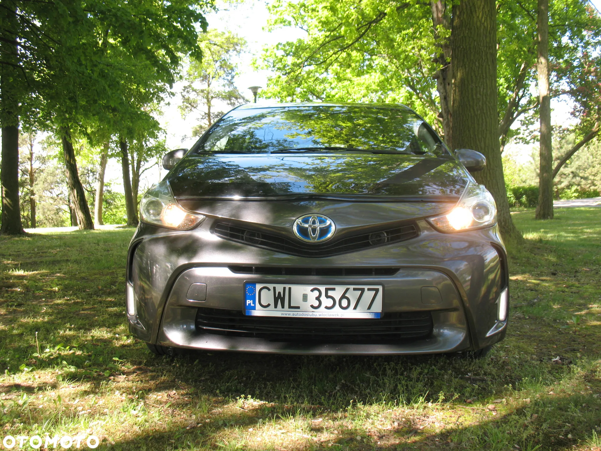 Toyota Prius+ (Hybrid) - 11