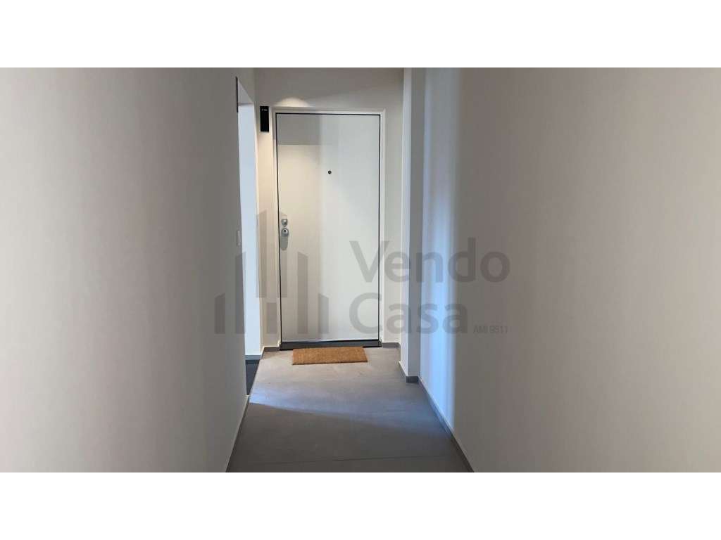 Arrenda-se T1 C/ Terraço- Braga C. Histórico - Grande imagem: 4/29