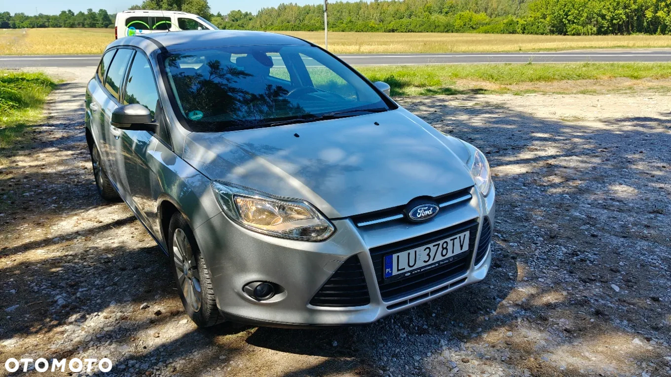 Ford Focus 1.6 Ambiente - 4