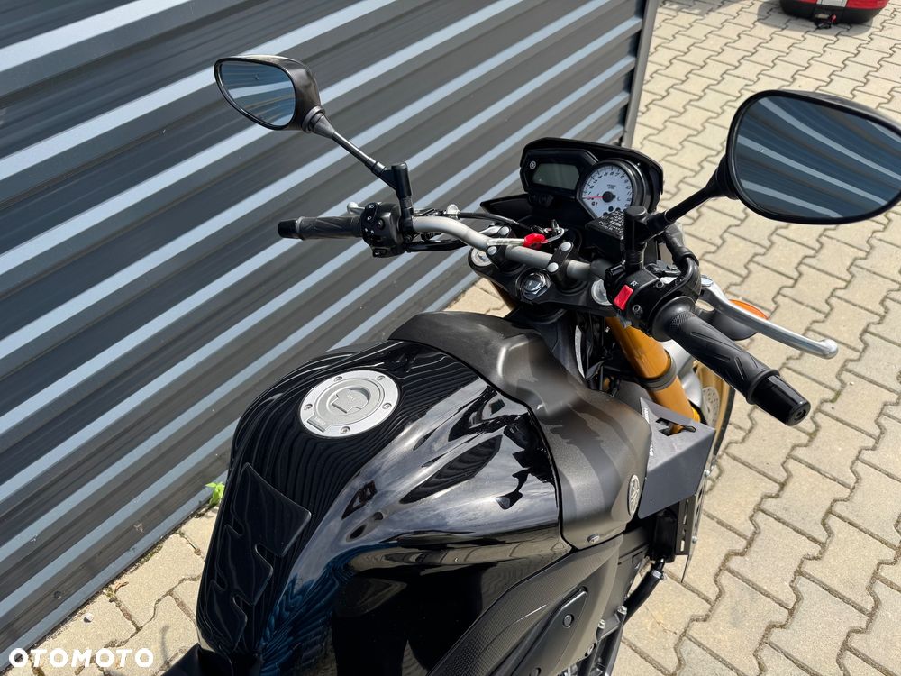 Yamaha FZ8 - 9