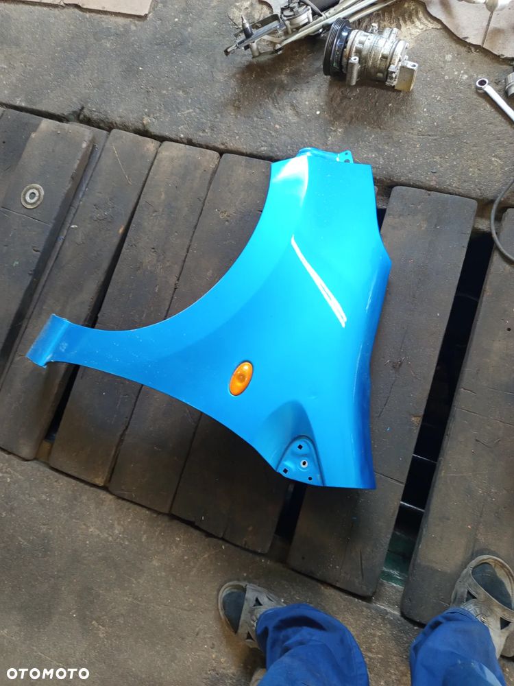 Błotnik przód przedni Lewy Nissan Pixo zky  poznan - 1