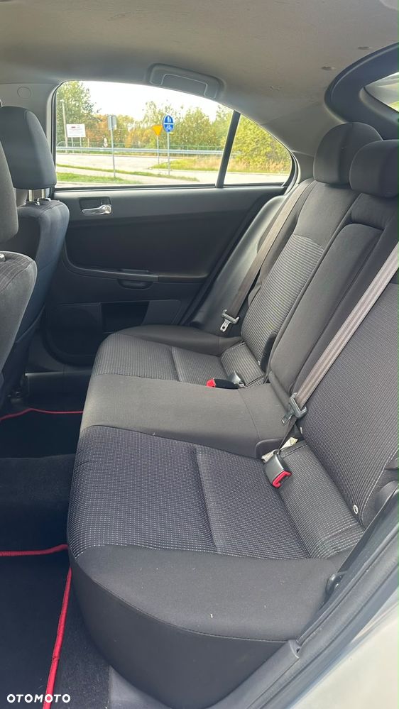 Mitsubishi Lancer 1.6 Invite - 15