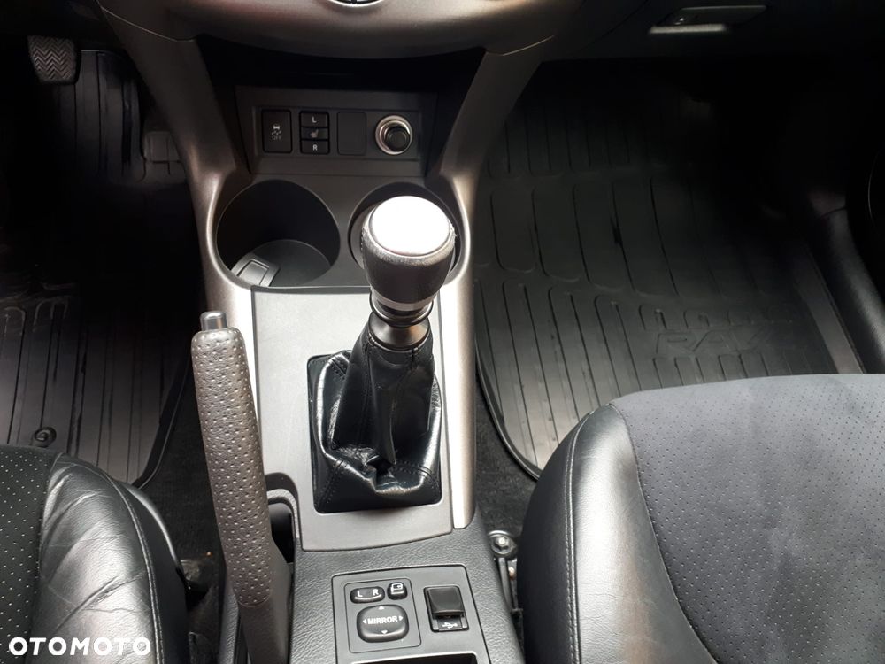 Toyota RAV4 2.0 4x4 Travel - 13