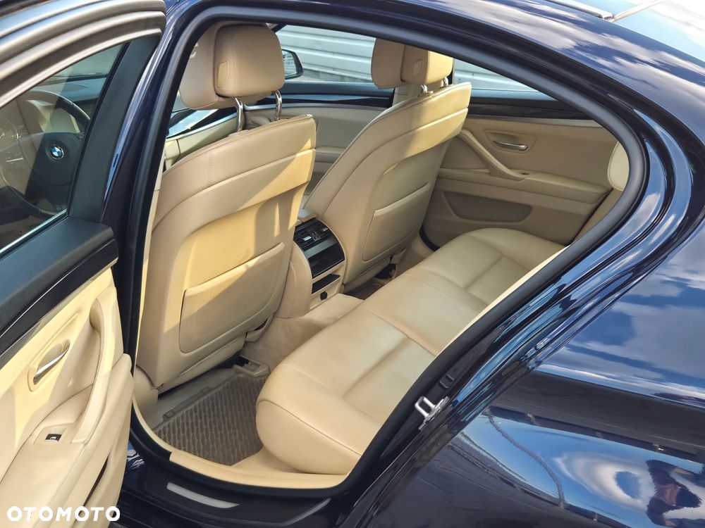 BMW Seria 5 528i xDrive - 20