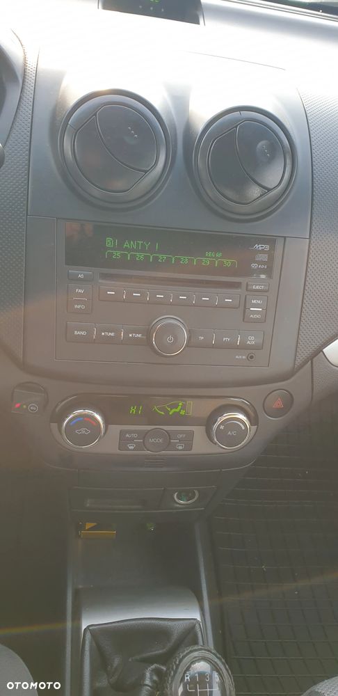 Chevrolet Aveo 1.4 16V Base - 12