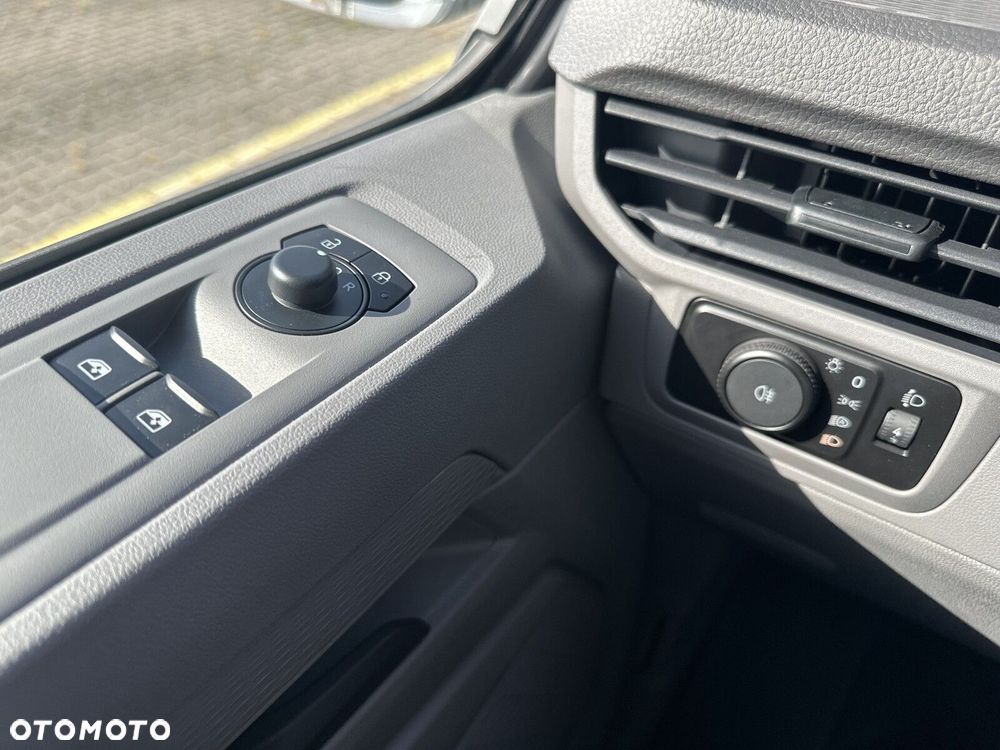 Volkswagen Transporter Skrzyniowy z podwójną kabiną - 20
