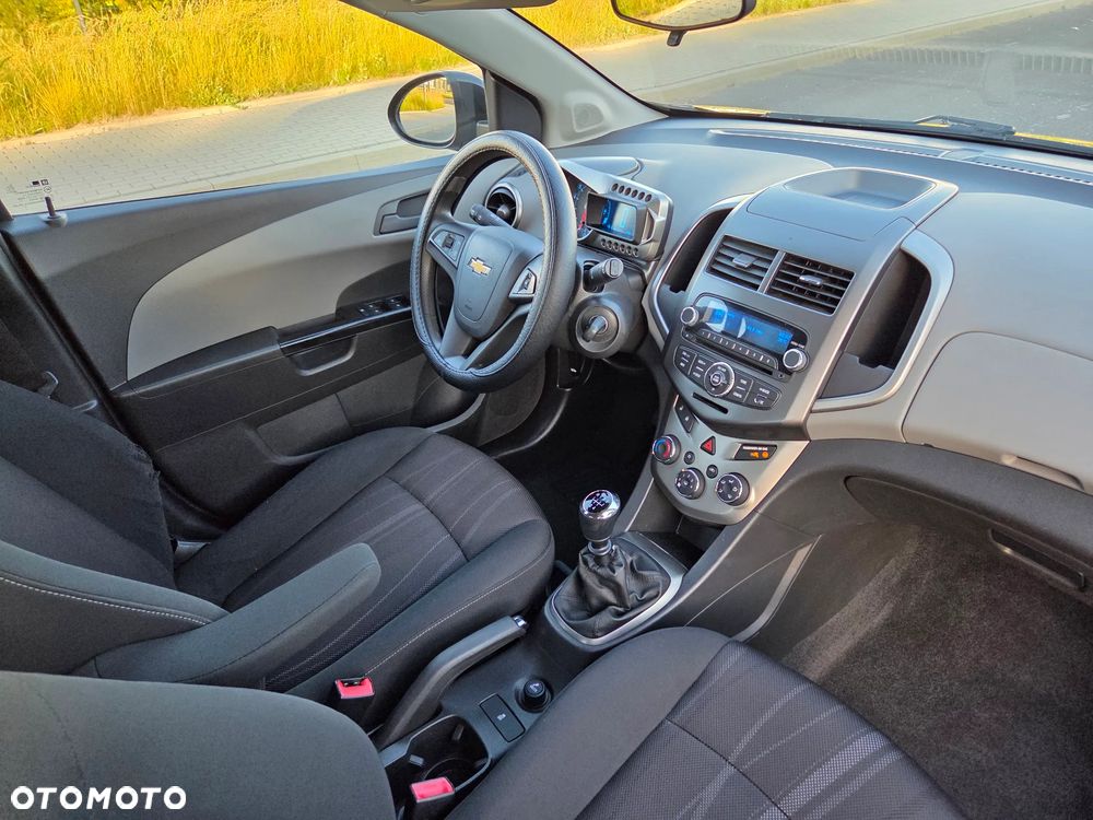 Chevrolet Aveo 1.2 LT - 13