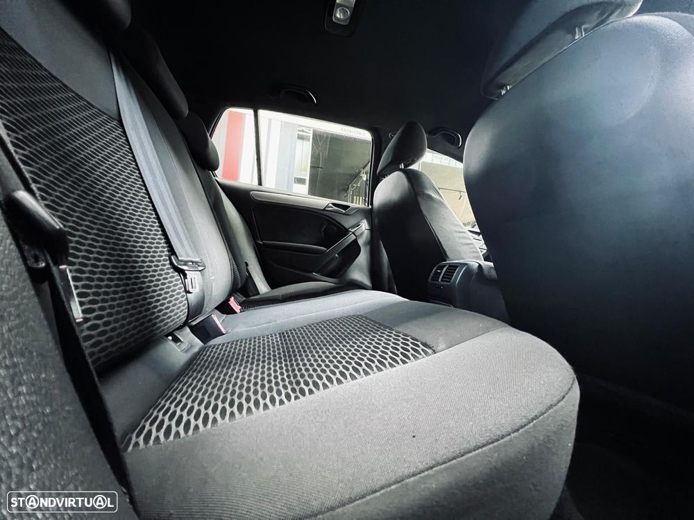 VW Golf 1.6 TDi Confortline - 36