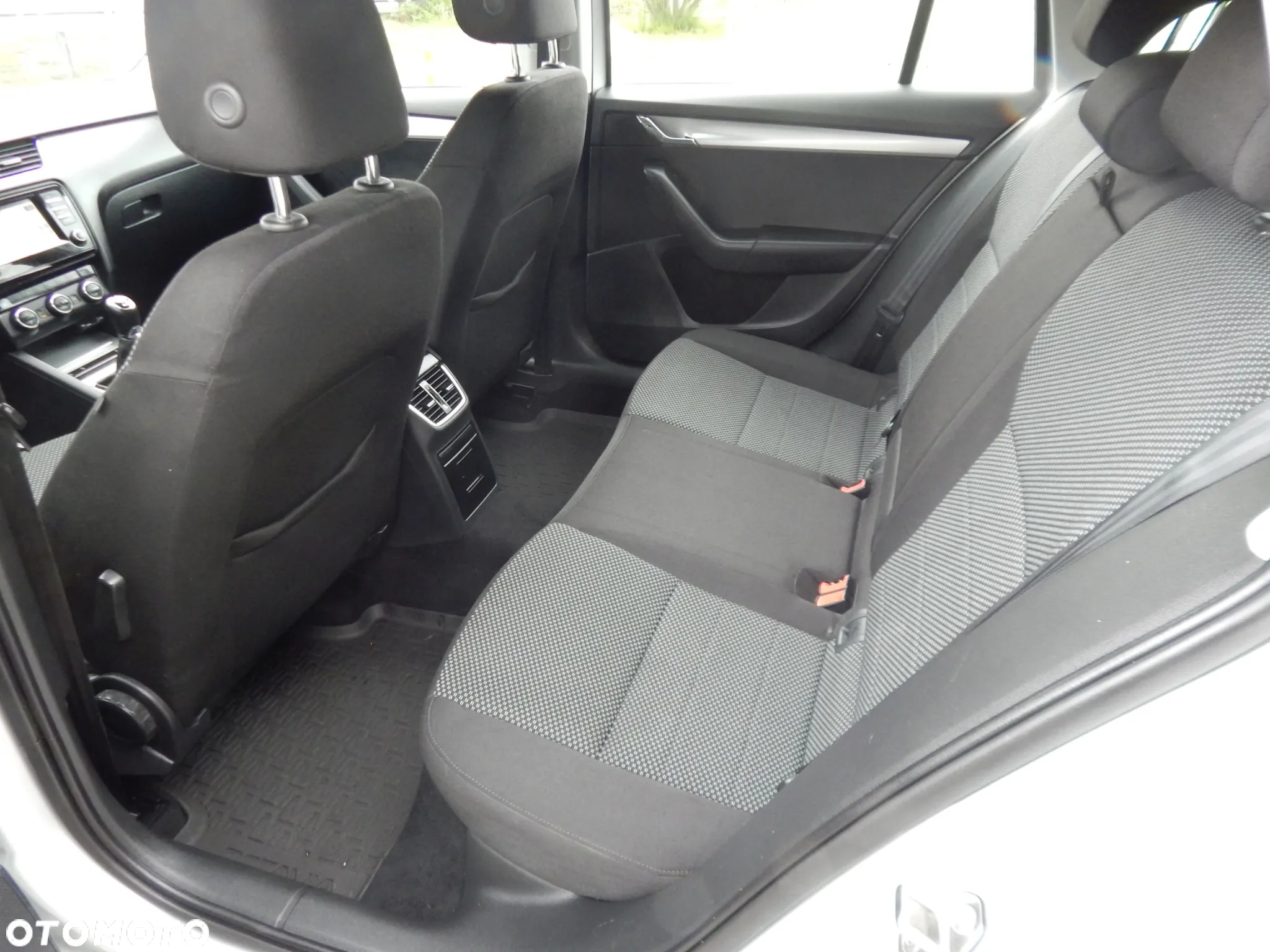 Skoda Octavia 1.6 TDI Ambition - 12