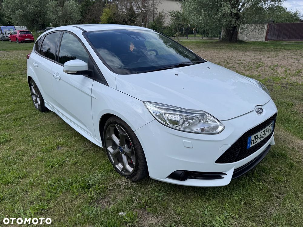 Ford Focus 2.0 EcoBoost ST mit Leder-Sport-Paket - 8