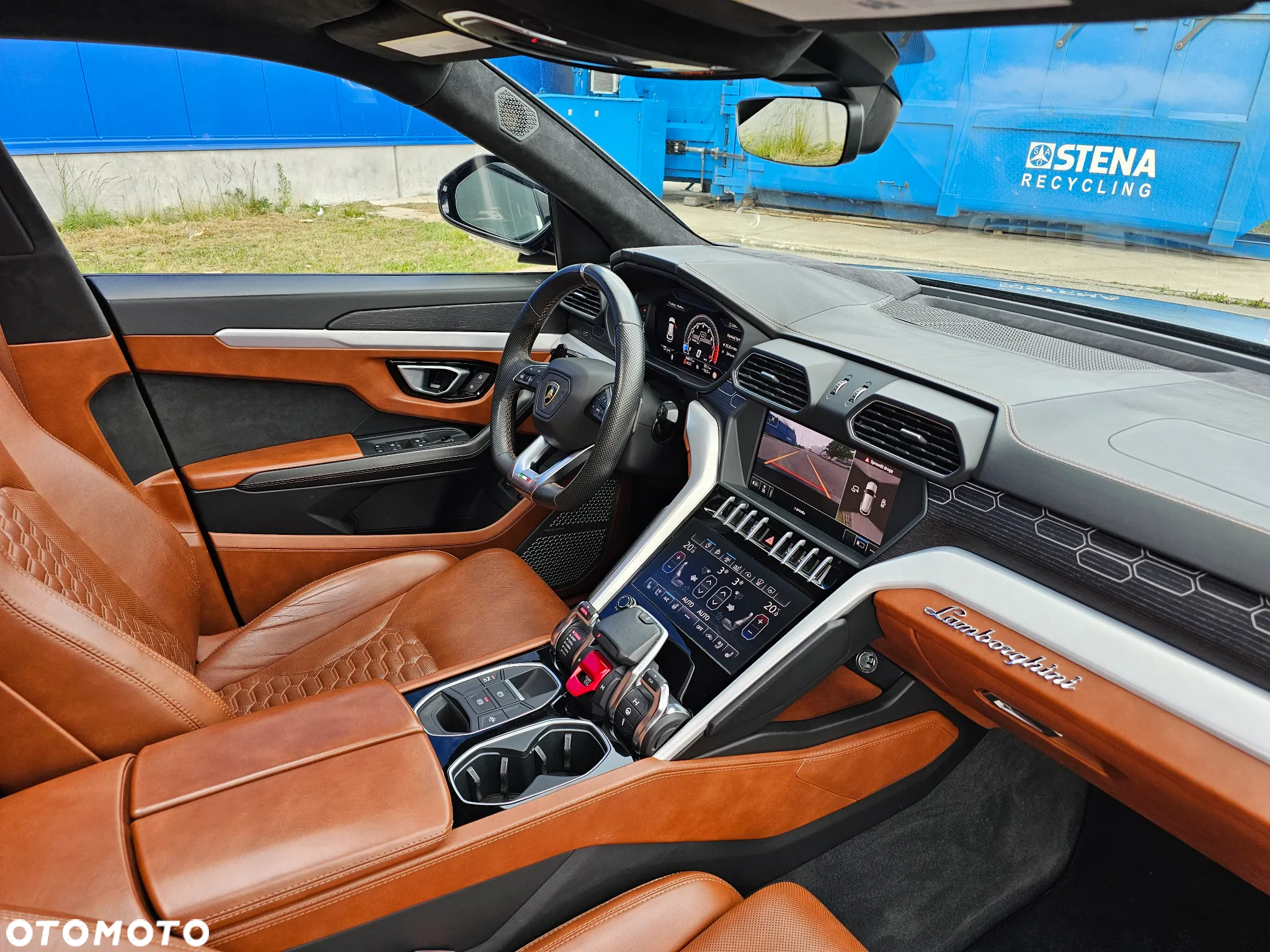Lamborghini Urus Standard - 15