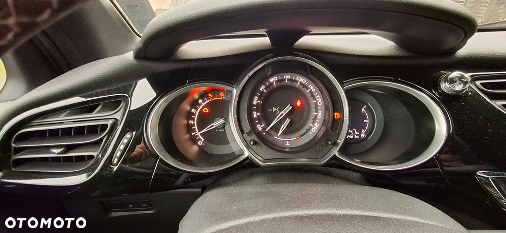 Citroën DS3 BlueHDi 100 CONNECTED CHIC - 19