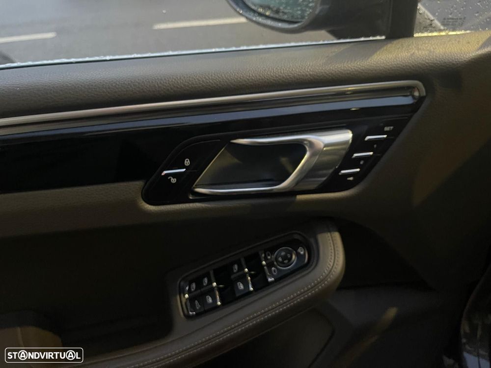 Porsche Macan S - 30