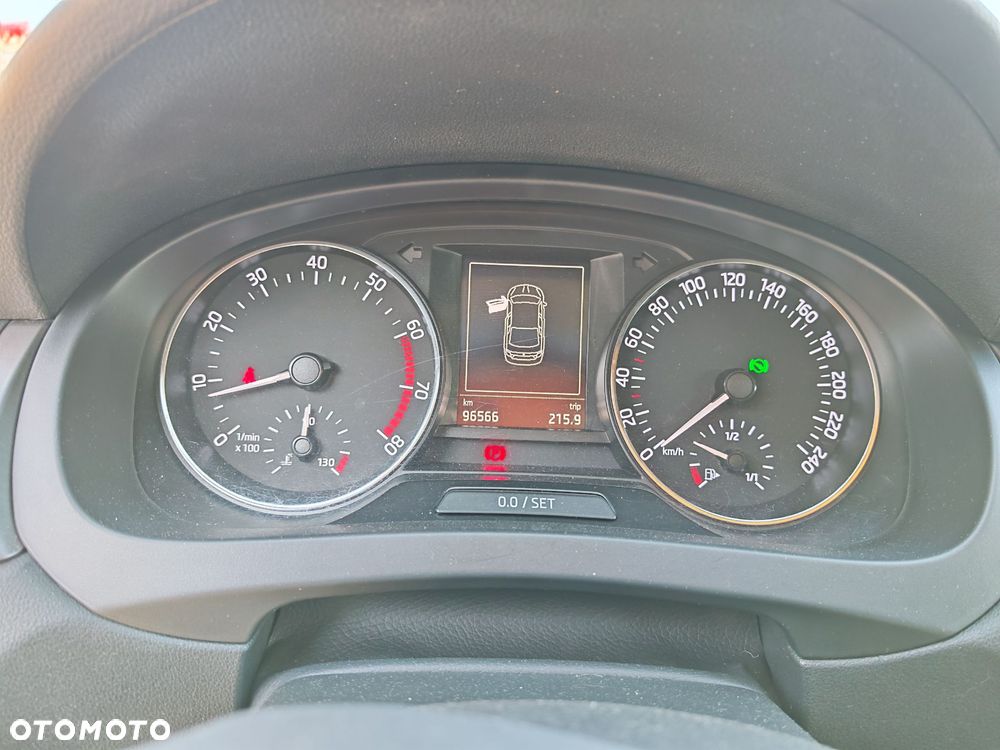 Skoda RAPID Spb 1.4 TSI Joy DSG - 12