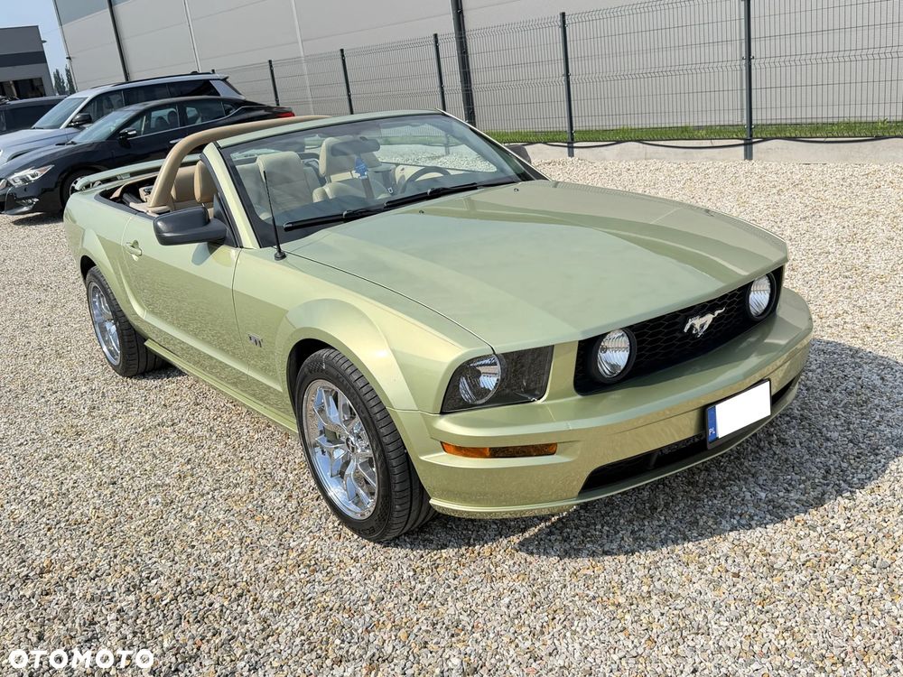 Ford Mustang - 2
