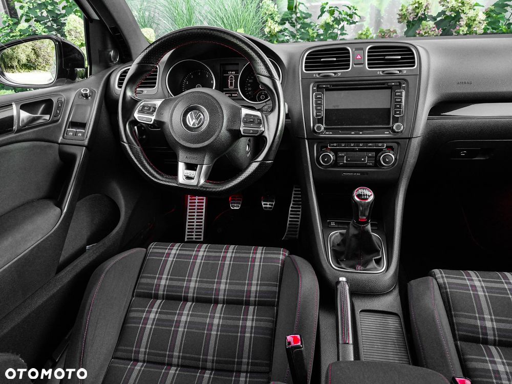 Volkswagen Golf VI 2.0 TSI GTI - 19