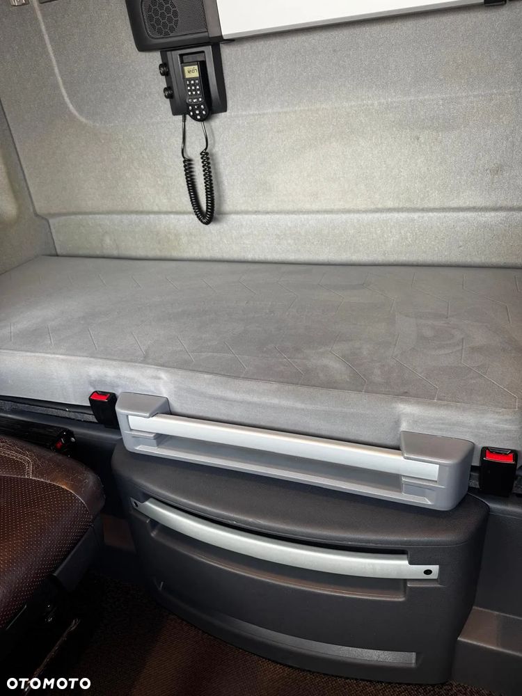 Renault T520 High Cab - 8