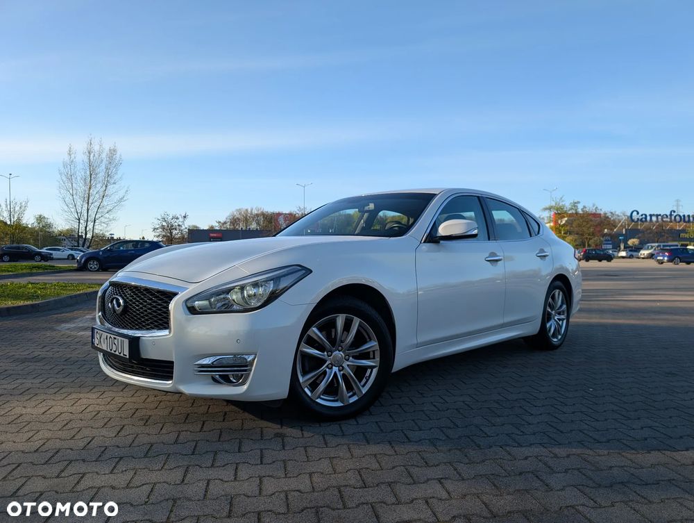Infiniti Q70 - 9