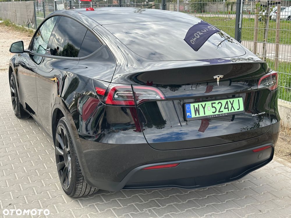 Tesla Y Performance AWD - 14