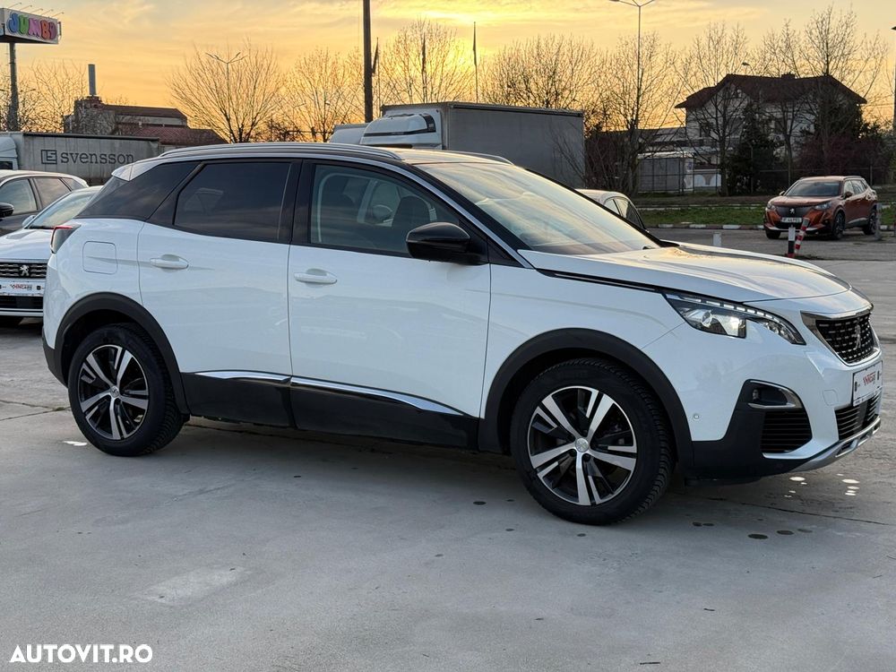 Peugeot 3008 1.2 PureTech Turbo S&S EAT8 Allure - 10