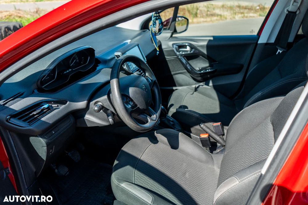 Peugeot 208 1.2 L PureTech Active - 14