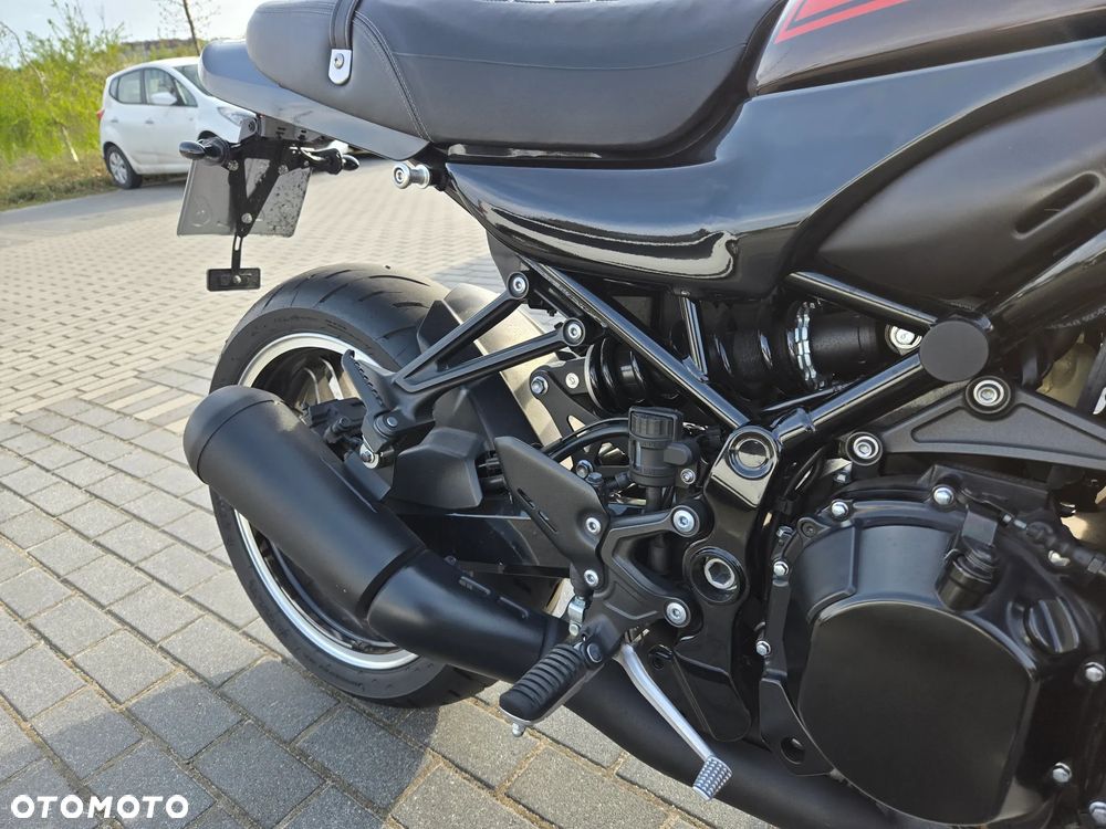 Kawasaki Z 900 RS - 17