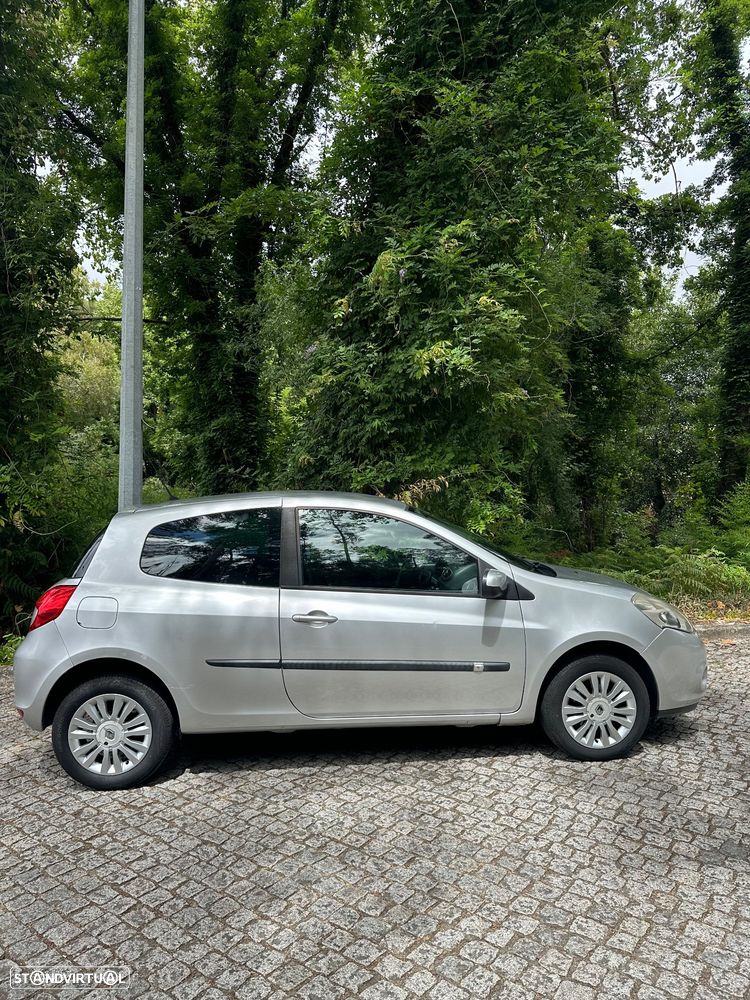 Renault Clio 1.2 16V Dynamique S - 8