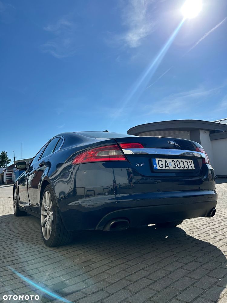 Jaguar XF 2.7 V6 D Luxury - 5