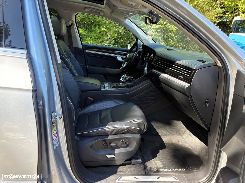 VW Touareg 3.0 TDI V6 Elegance Plus - 9