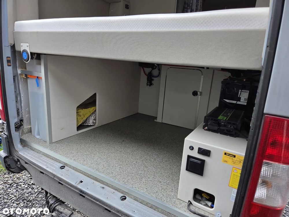 Mercedes-Benz Sprinter - 17