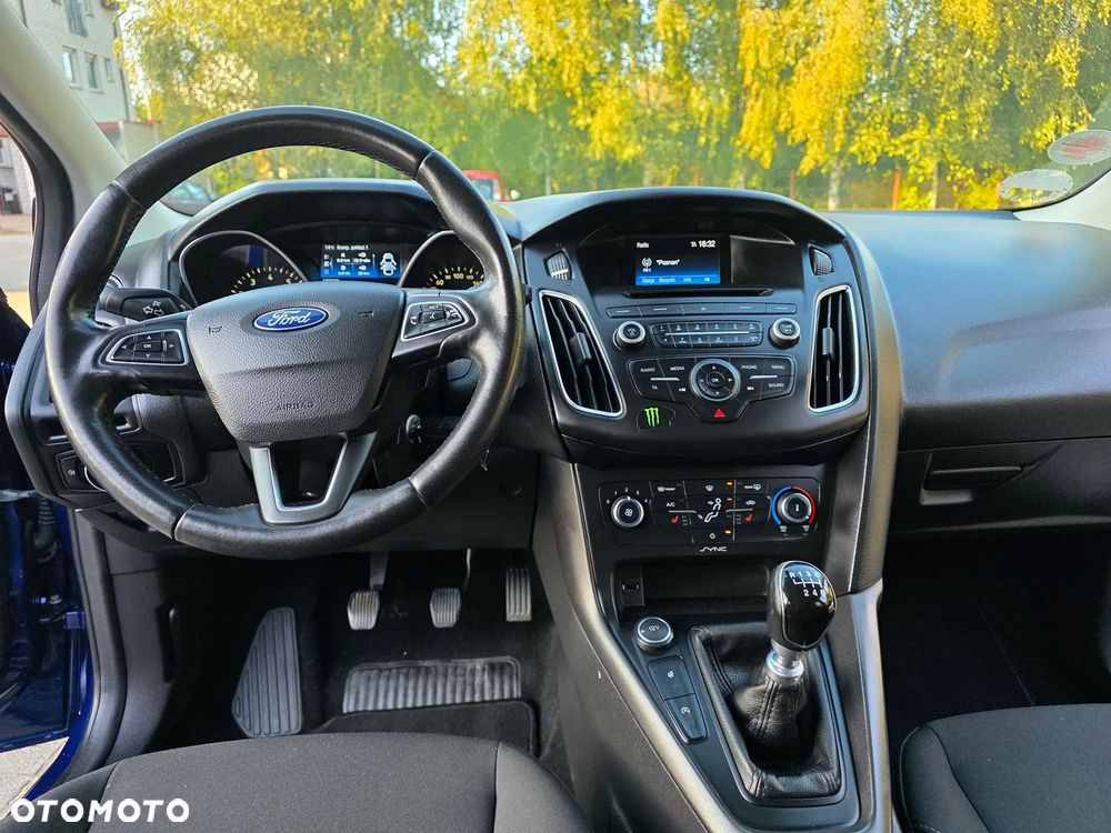 Ford Focus 1.0 EcoBoost Trend - 27