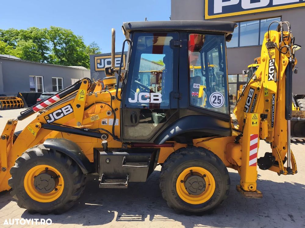 JCB 2CX - 7