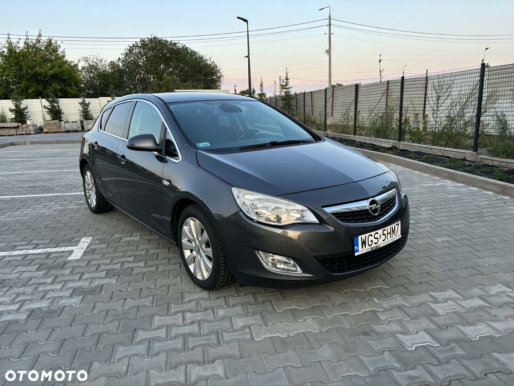 Opel Astra 1.7 CDTI Cosmo - 1