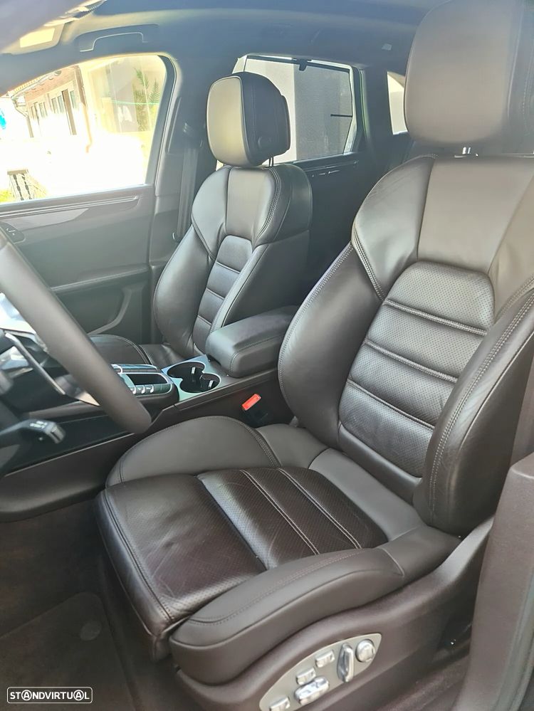 Porsche Macan Turbo - 21