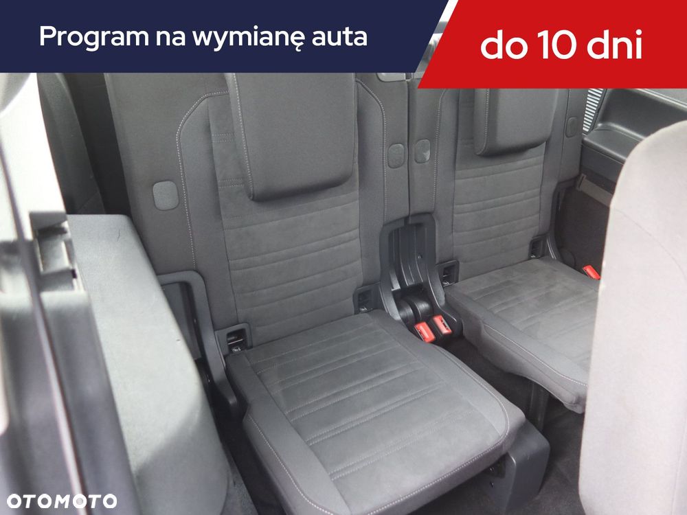Volkswagen Touran - 21