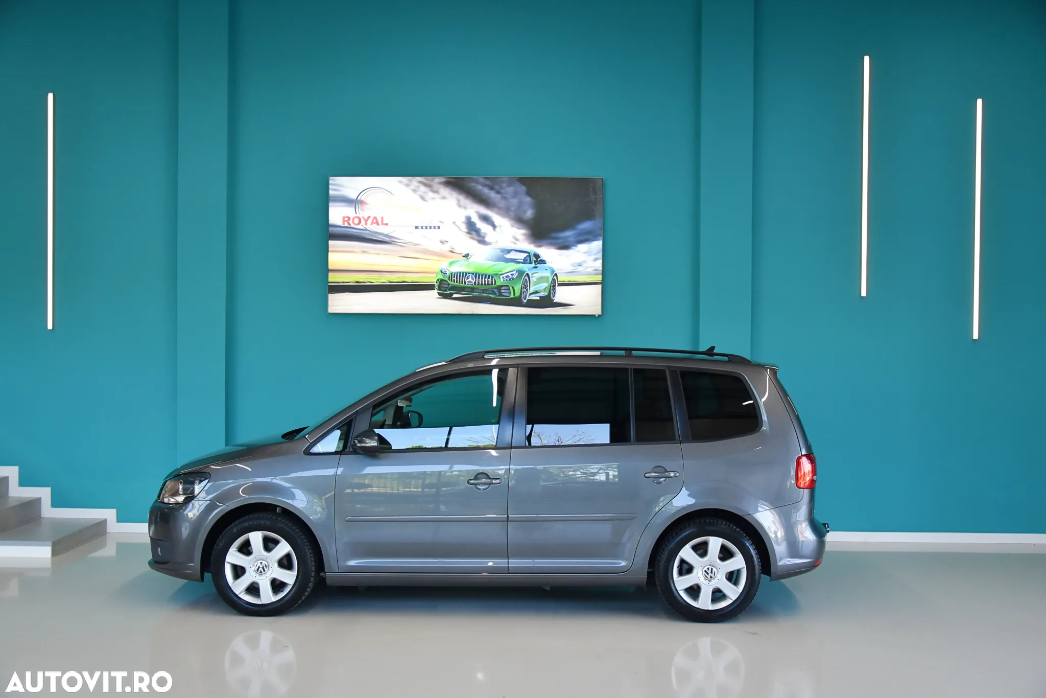 Volkswagen Touran 1.6 TDI DPF BlueMotion Technology DSG Comfortline - 11