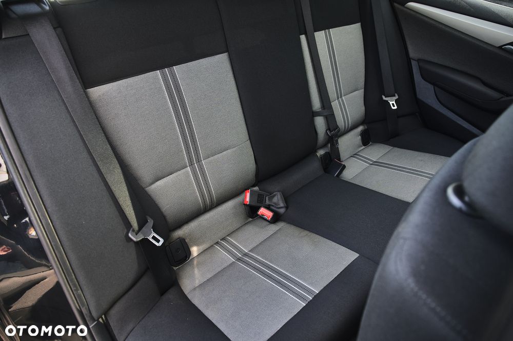 BMW X1 xDrive18d xLine - 31